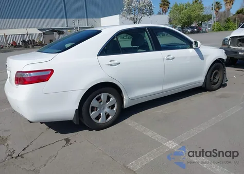 2007 Toyota Camry Ce z USA, uszkodzony, nr VIN 4T1BE46K07U622980